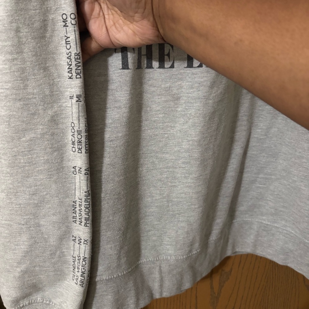 Taylor Swift The Era Tour official merch Size XL 2023  Sweatshirt - Picture 4 of 7